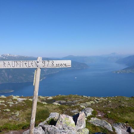 Balestrand Fjordapartments Esterno foto